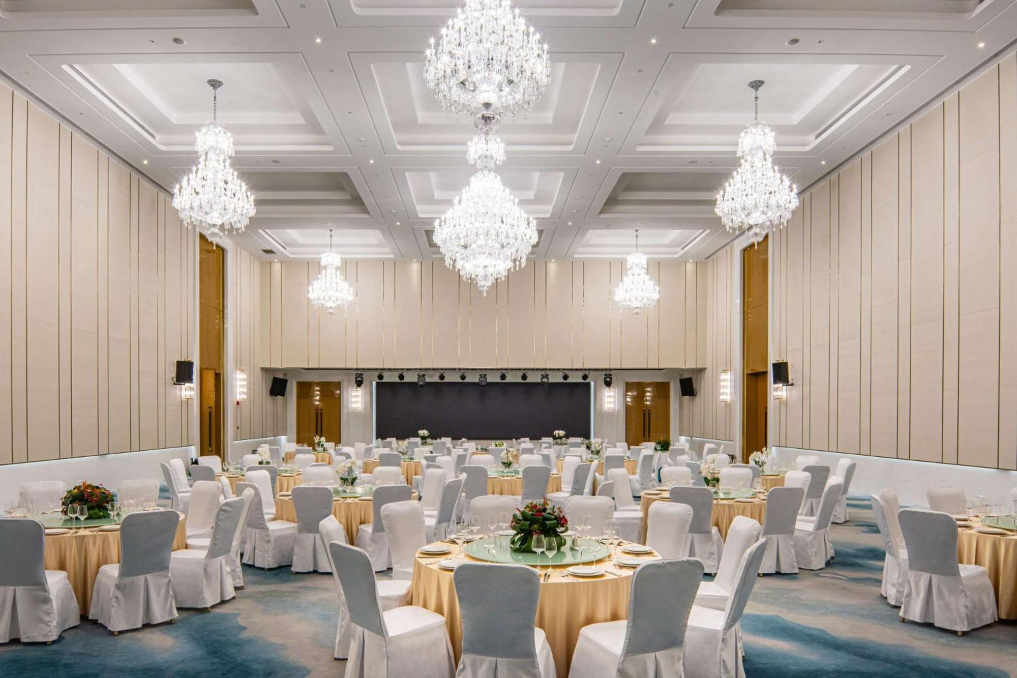 Hilton Brazzaville Les Tours Jumelles Hotel & Residences Exteriér fotografie